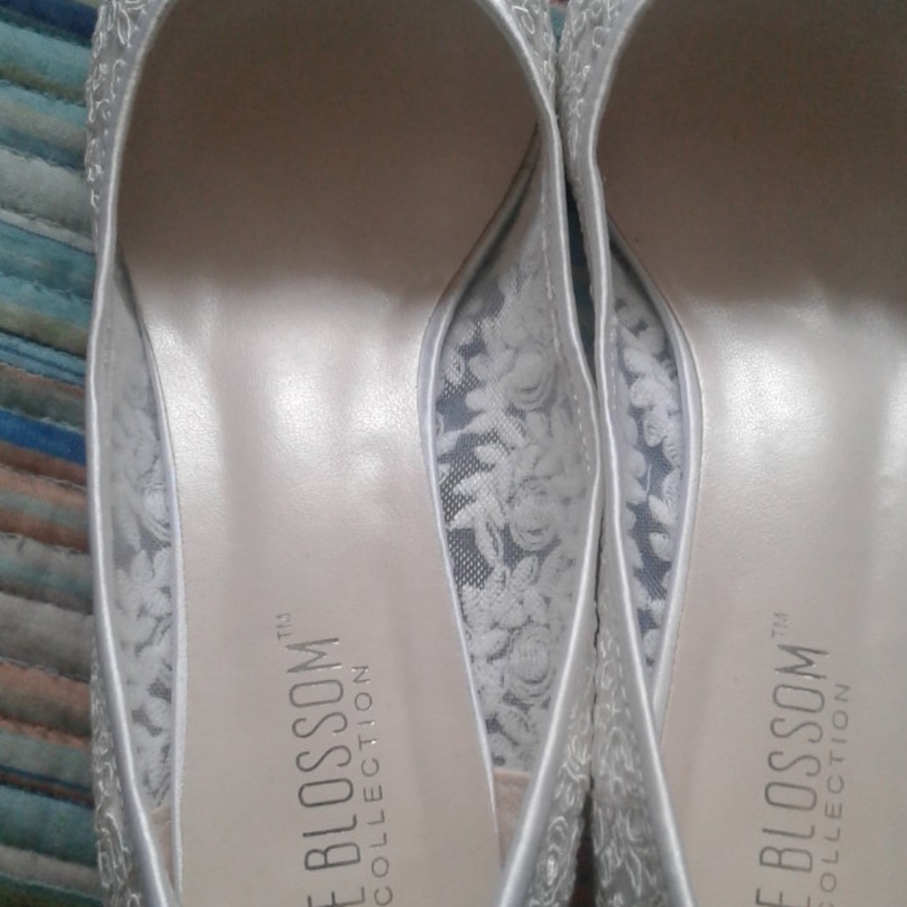 Shoe